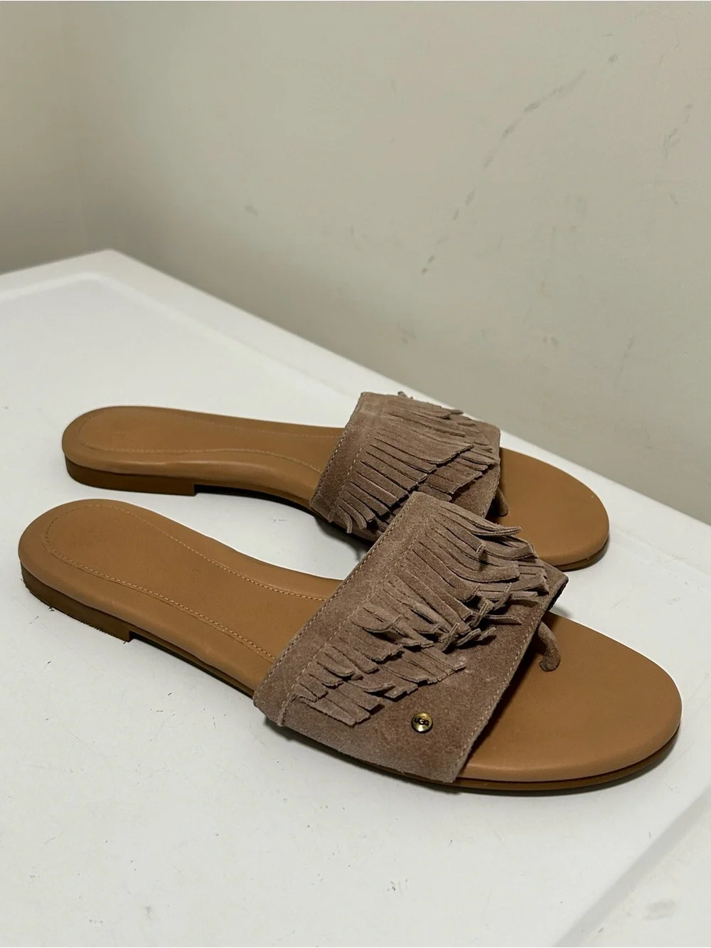 Ugg Binx Suede Fringe Sandals Tan Size 9.5